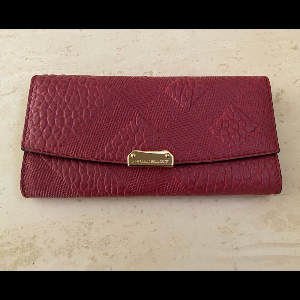 💎 BURBERRY Embossed Check Grain Porter Wallet 👄